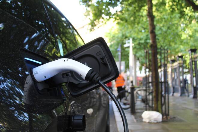 electric-car-charging